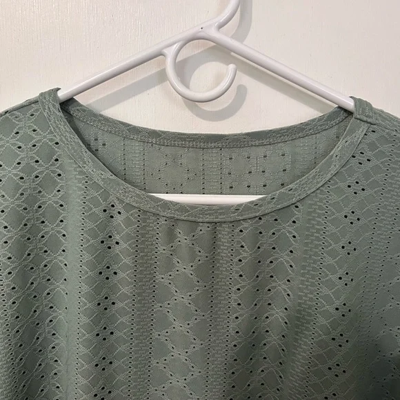 Green Boxy Cuffed Sleeve T-Shirt Eyelet Design - Picture 4 of 8